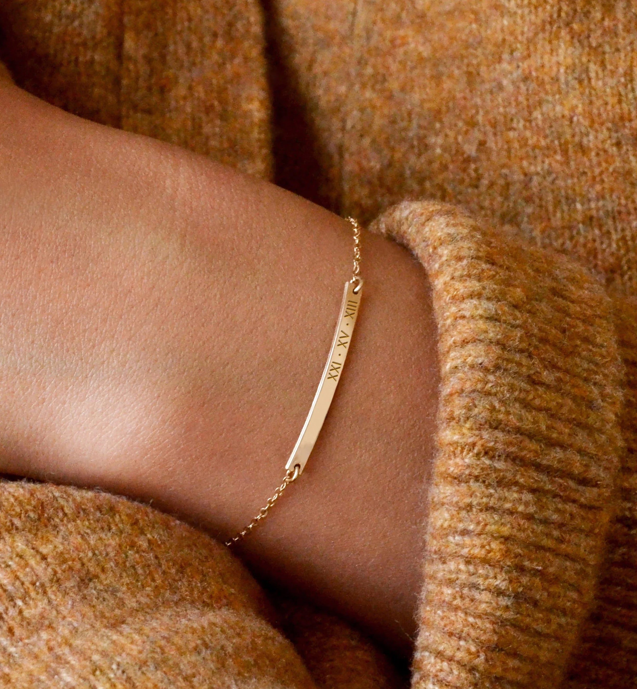 Kira Small Bar Bracelet