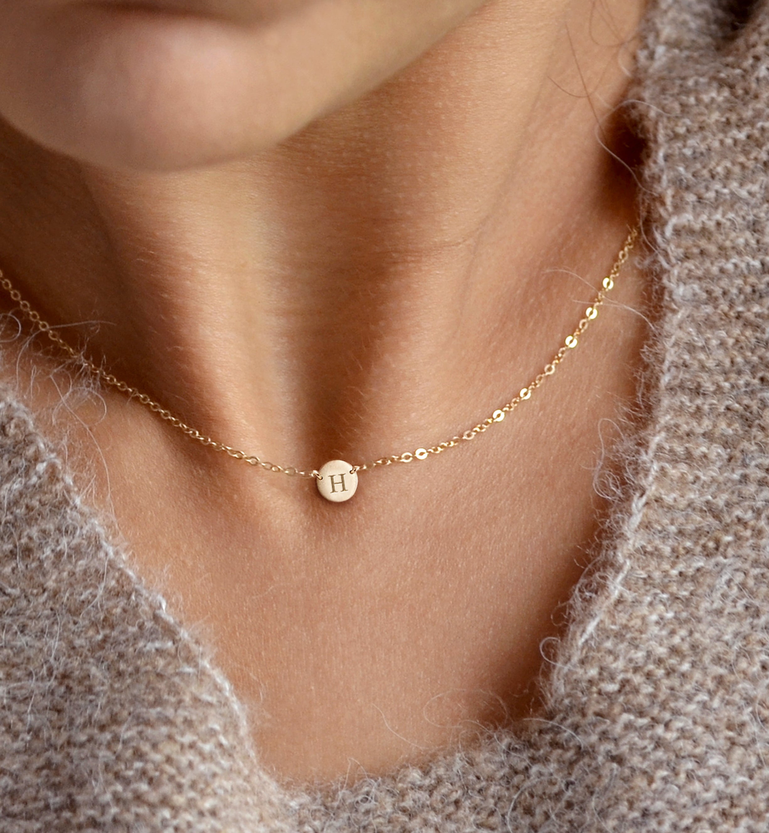 Leia Tiny Disk Choker Necklace