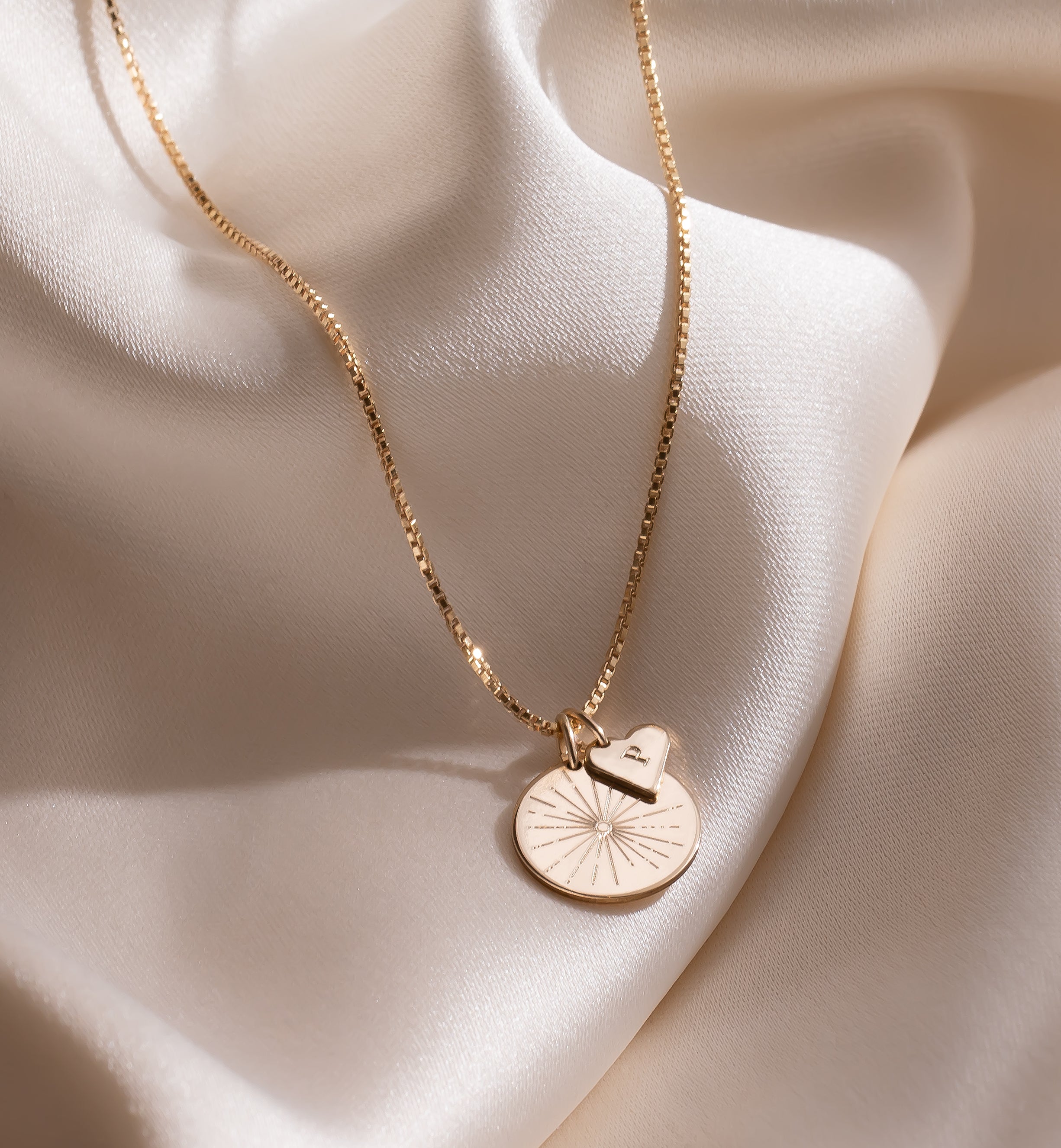 Yara Medium Disk & Tiny Heart Necklace