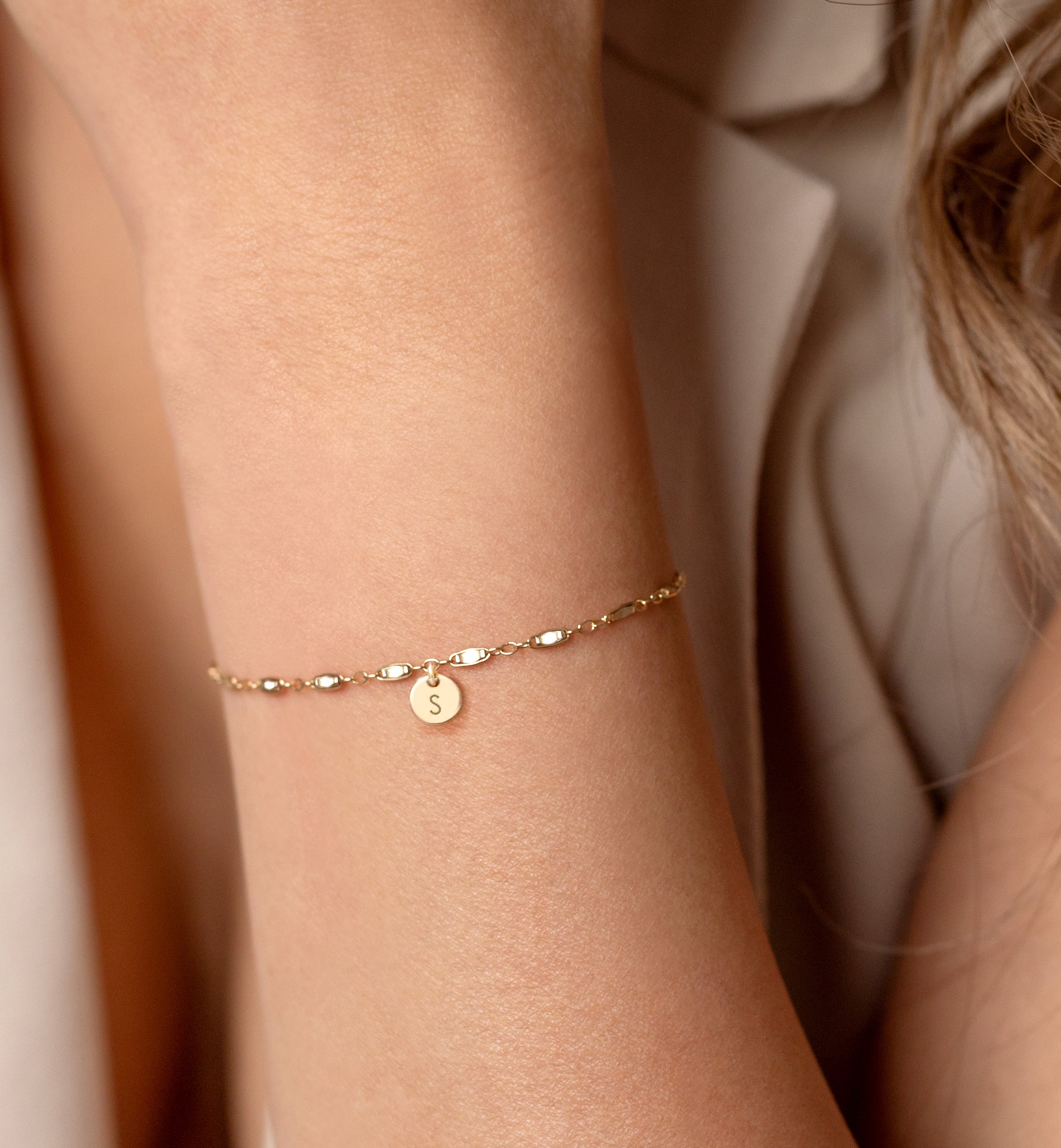 Sadie Personalised Initial Disk Bar Chain Bracelet