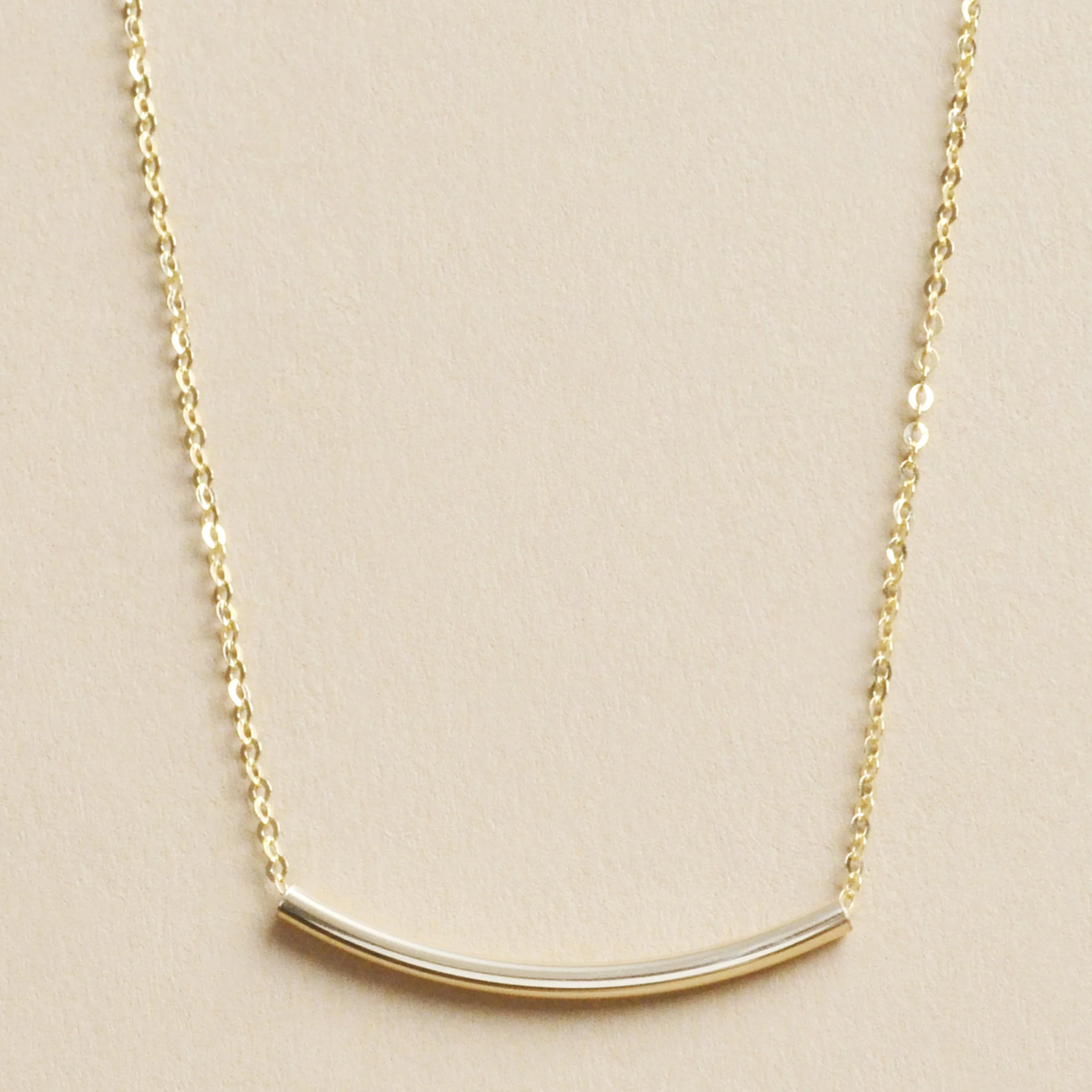 Aitana Curve Bar Necklace