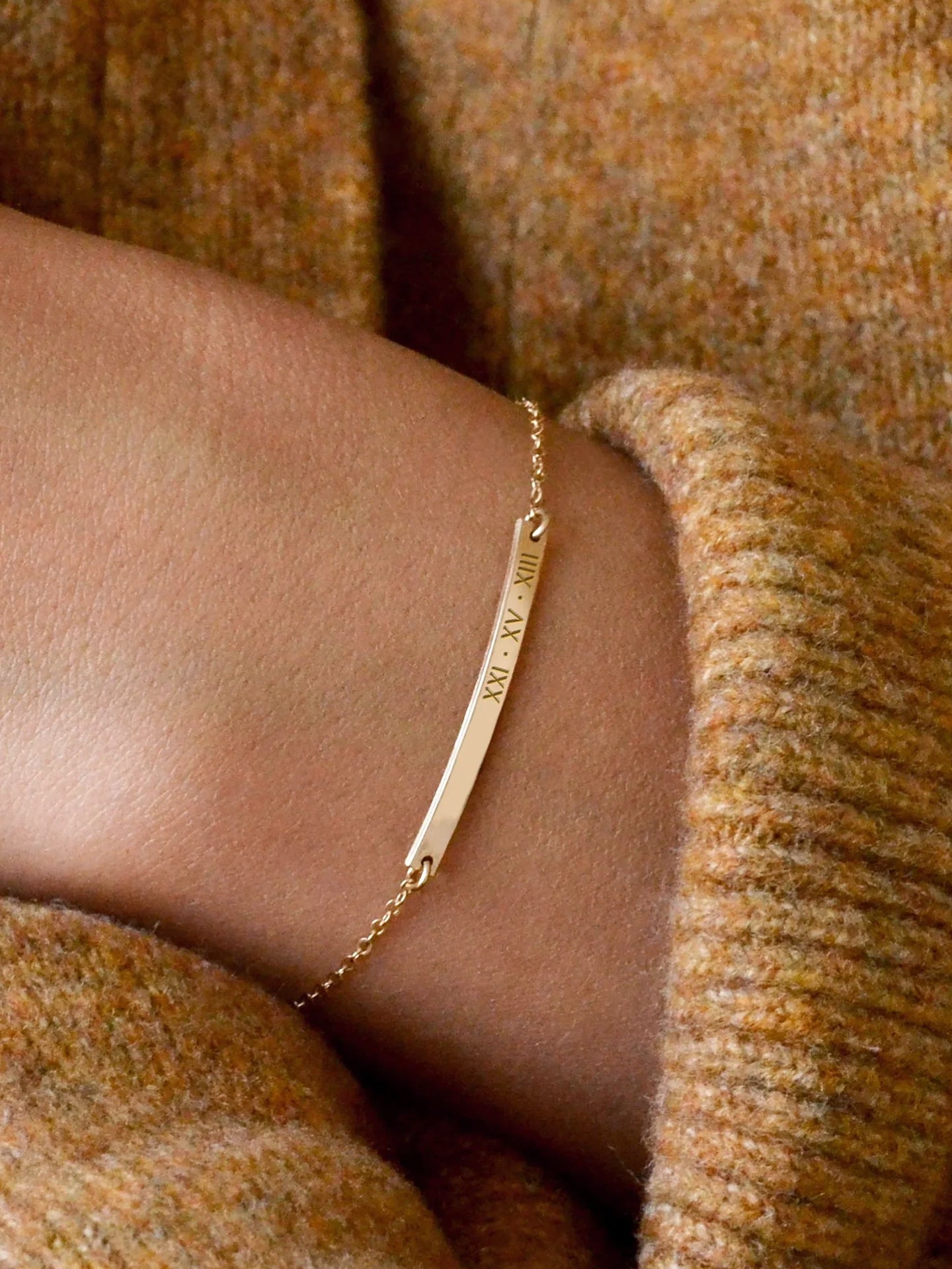 Kira Small Bar Bracelet