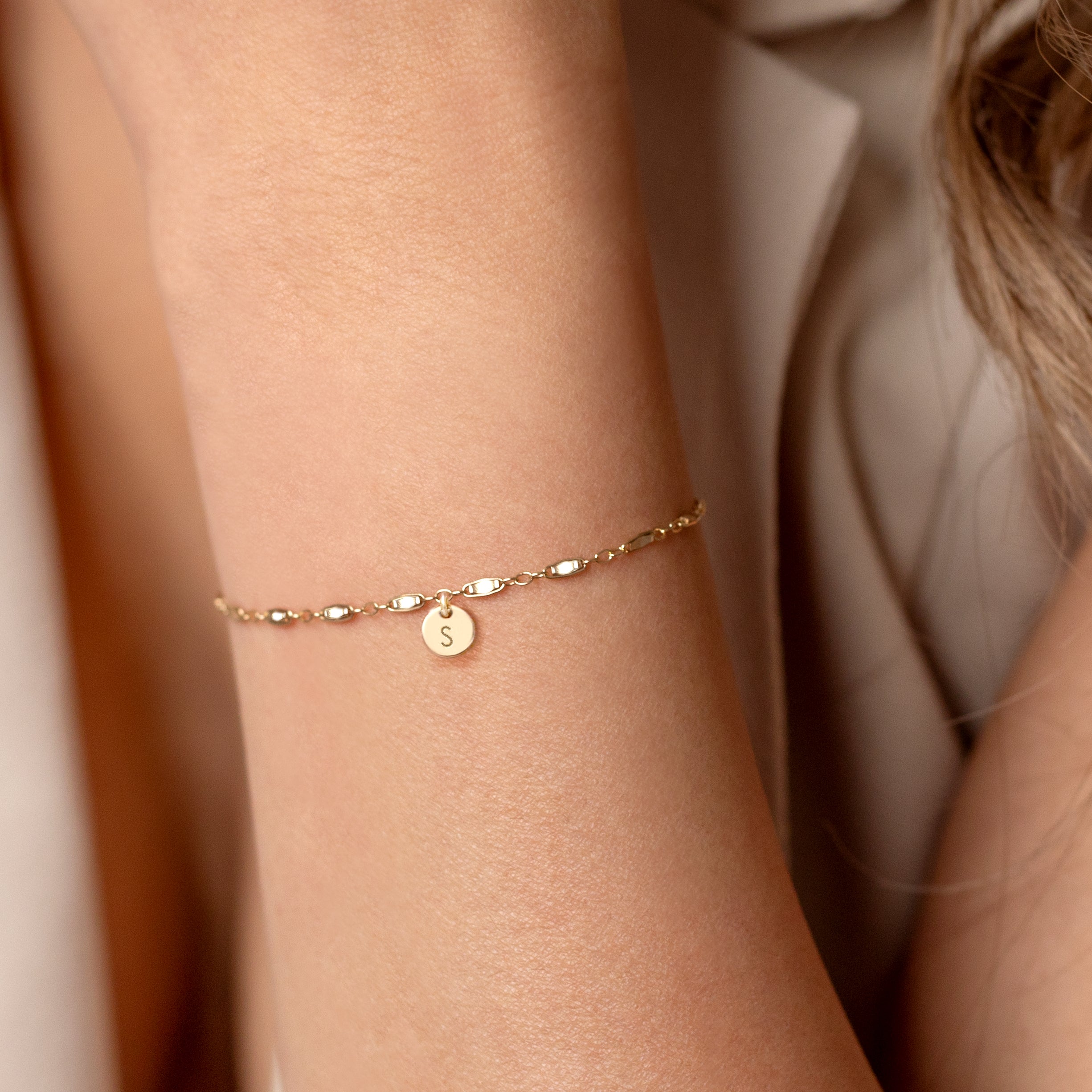 Sadie Personalised Initial Disk Bar Chain Bracelet